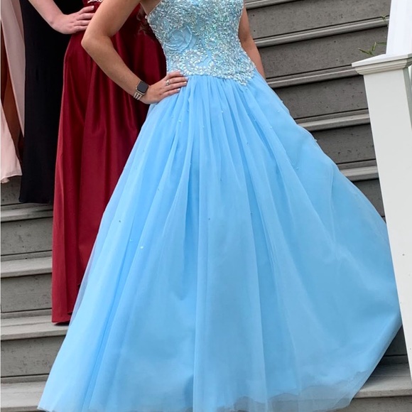 HOUSE OF WU FIESTA GOWNS Size 4 Blue Beaded Strapless Sweetheart Neckline Gown - Picture 6 of 6